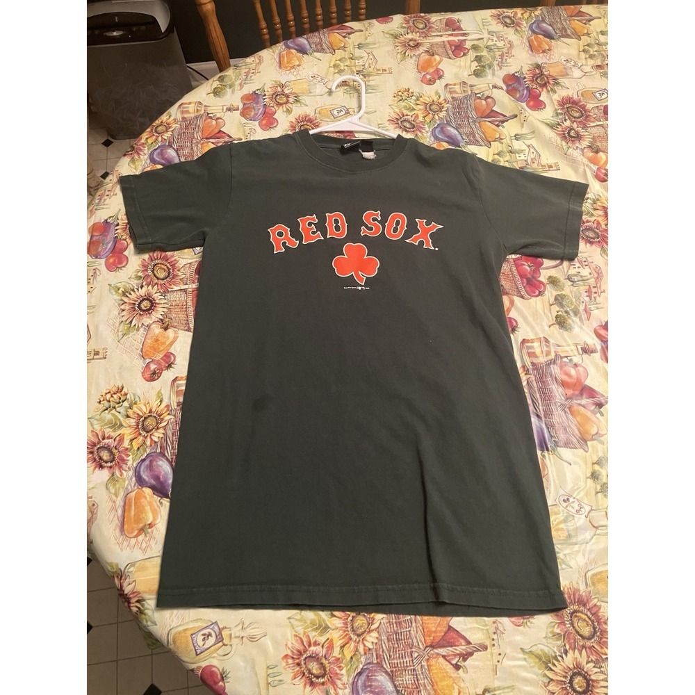 Vintage Y2K MLB Boston Red Sox St Patrick's Day Graphic T Shirt Size S Used Gear